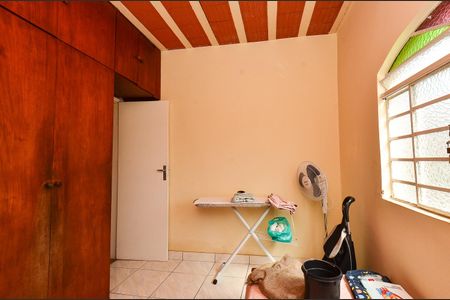 Casa à venda com 210m², 7 quartos e 4 vagas Casa à venda com 210m², 7 quartos e 4 vagasQuarto 2 Casa 1