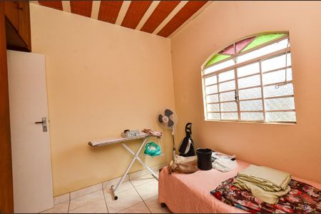 Casa à venda com 210m², 7 quartos e 4 vagas Casa à venda com 210m², 7 quartos e 4 vagasQuarto 2 Casa 1