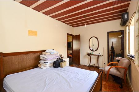 Casa à venda com 210m², 7 quartos e 4 vagas Casa à venda com 210m², 7 quartos e 4 vagasSuíte Casa 2