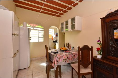 Casa à venda com 210m², 7 quartos e 4 vagas Casa à venda com 210m², 7 quartos e 4 vagasSala Ambientes Casa 1