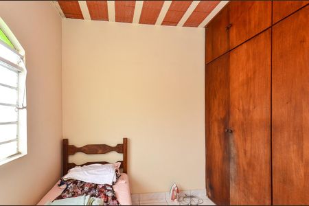 Casa à venda com 210m², 7 quartos e 4 vagas Casa à venda com 210m², 7 quartos e 4 vagasQuarto 2 Casa 1