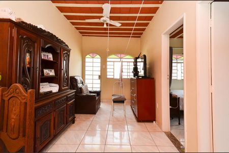 Casa à venda com 210m², 7 quartos e 4 vagas Casa à venda com 210m², 7 quartos e 4 vagasSala Ambientes Casa 1