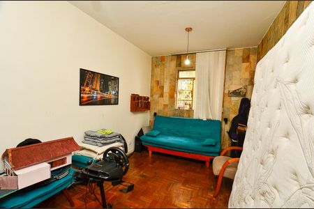 Casa à venda com 210m², 7 quartos e 4 vagas Casa à venda com 210m², 7 quartos e 4 vagasQuarto 1 Casa 2