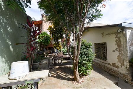 Casa à venda com 210m², 7 quartos e 4 vagas Casa à venda com 210m², 7 quartos e 4 vagasÁrea Externa