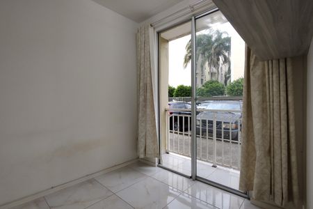 Sala de apartamento para alugar com 2 quartos, 46m² em Taquara, Rio de Janeiro