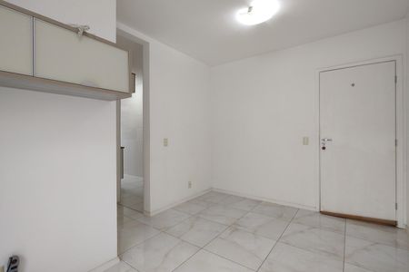 Sala de apartamento para alugar com 2 quartos, 46m² em Taquara, Rio de Janeiro