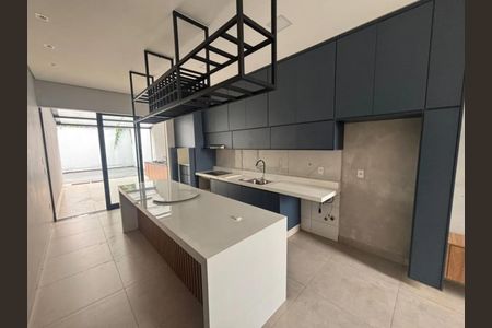 Cozinha de casa para alugar com 3 quartos, 150m² em Custódio Pereira, Uberlândia