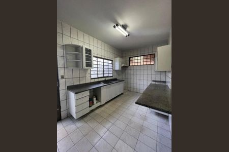 Casa para alugar com 170m², 3 quartos e 2 vagasCozinha