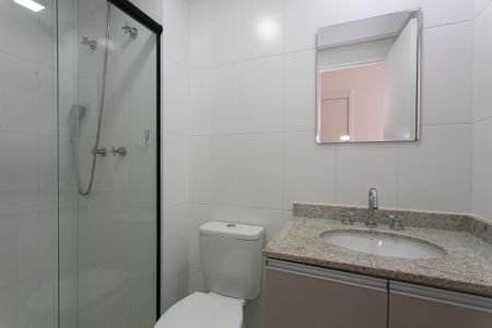 Apartamento à venda com 67m², 2 quartos e 1 vaga Apartamento à venda com 67m², 2 quartos e 1 vagaBanheiro da Suíte