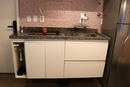 Cozinha de kitnet/studio para alugar com 1 quarto, 43m² em Bela Vista, São Paulo
