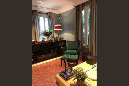 Casa à venda com 4 quartos, 380m² em Sumaré, São Paulo