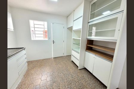 Casa à venda com 2 quartos, 121m² em Jardim Itapeva, São Paulo