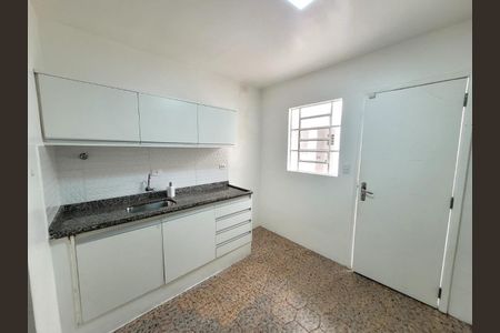 Casa à venda com 2 quartos, 121m² em Jardim Itapeva, São Paulo