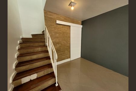 Casa à venda com 121m², 2 quartos e 2 vagas