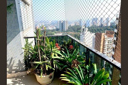 Apartamento à venda com 4 quartos, 198m² em Vila Suzana, São Paulo