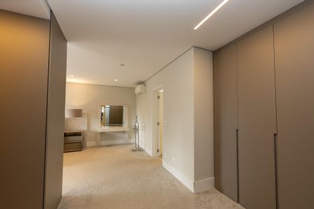 Apartamento à venda com 278m², 3 quartos e 5 vagasSuite master