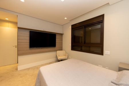 Apartamento à venda com 278m², 3 quartos e 5 vagasSuite 2