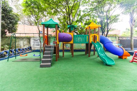 Apartamento para alugar com 65m², 2 quartos e 1 vaga Apartamento para alugar com 65m², 2 quartos e 1 vagaÁrea comum - Playground