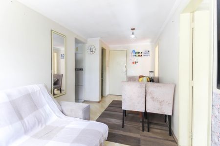 Sala de apartamento para alugar com 2 quartos, 65m² em Vila Carmosina, São Paulo