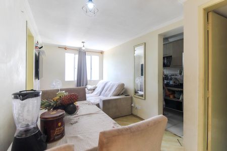 Sala de apartamento para alugar com 2 quartos, 65m² em Vila Carmosina, São Paulo