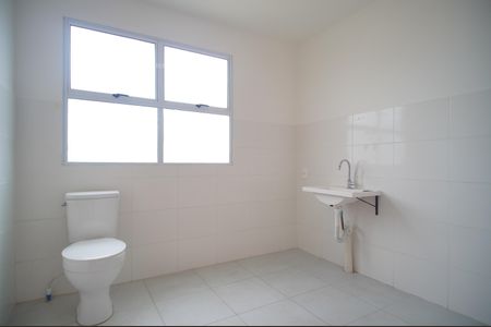 Banheiro de apartamento à venda com 1 quarto, 45m² em Santos Dumont, São Leopoldo