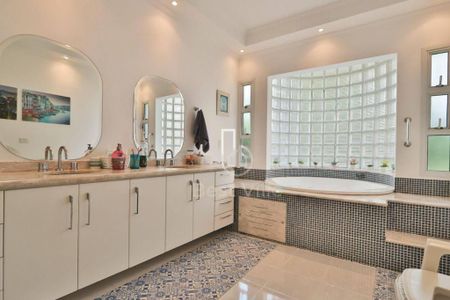 Casa à venda com 380m², 4 quartos e 4 vagas