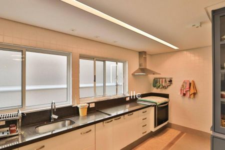 Casa à venda com 380m², 4 quartos e 4 vagas