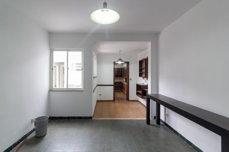 Casa à venda com 242m², 4 quartos e 4 vagas Casa à venda com 242m², 4 quartos e 4 vagasCozinha