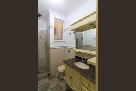 Casa à venda com 242m², 4 quartos e 4 vagas Casa à venda com 242m², 4 quartos e 4 vagasBanheiro Suíte 2