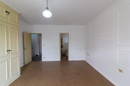 Casa à venda com 242m², 4 quartos e 4 vagas Casa à venda com 242m², 4 quartos e 4 vagasSuíte 1