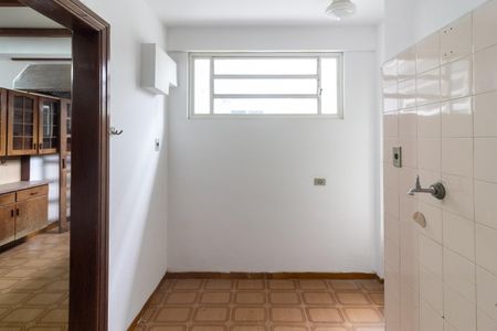 Casa à venda com 242m², 4 quartos e 4 vagas Casa à venda com 242m², 4 quartos e 4 vagasÁrea de Serviço