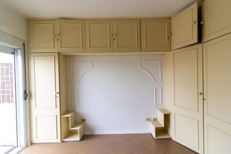 Casa à venda com 242m², 4 quartos e 4 vagas Casa à venda com 242m², 4 quartos e 4 vagasSuíte 2