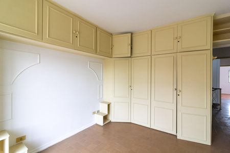 Casa à venda com 242m², 4 quartos e 4 vagas Casa à venda com 242m², 4 quartos e 4 vagasSuíte 2