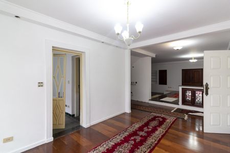 Casa à venda com 242m², 4 quartos e 4 vagas Casa à venda com 242m², 4 quartos e 4 vagasSala de Jantar