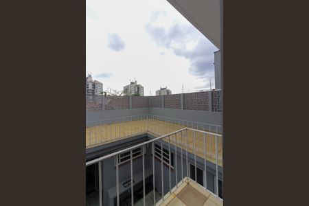 Casa à venda com 242m², 4 quartos e 4 vagas Casa à venda com 242m², 4 quartos e 4 vagasVaranda Suíte 1