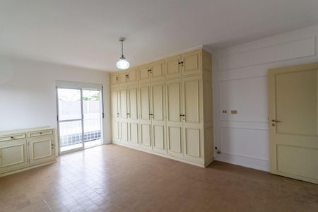 Casa à venda com 242m², 4 quartos e 4 vagas Casa à venda com 242m², 4 quartos e 4 vagasSuíte 1