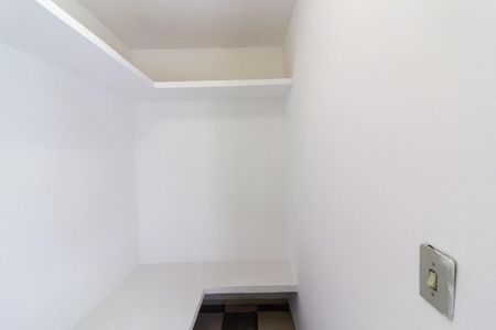 Casa à venda com 242m², 4 quartos e 4 vagas Casa à venda com 242m², 4 quartos e 4 vagasQuarto de Serviço 1