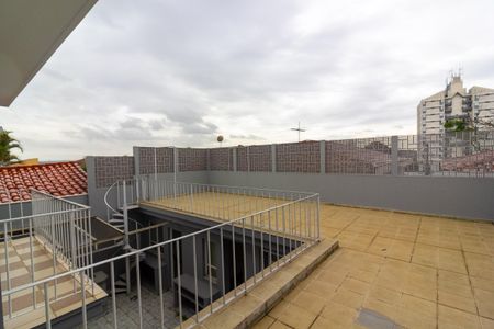 Casa à venda com 242m², 4 quartos e 4 vagas Casa à venda com 242m², 4 quartos e 4 vagasTerraço Suíte 2