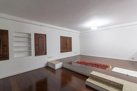 Casa à venda com 242m², 4 quartos e 4 vagas Casa à venda com 242m², 4 quartos e 4 vagasSala de Estar