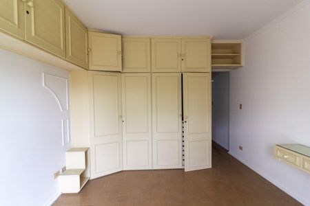 Casa à venda com 242m², 4 quartos e 4 vagas Casa à venda com 242m², 4 quartos e 4 vagasSuíte 2