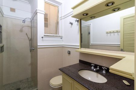 Casa à venda com 242m², 4 quartos e 4 vagas Casa à venda com 242m², 4 quartos e 4 vagasBanheiro Suíte 2