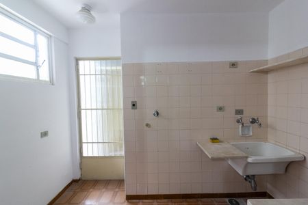 Casa à venda com 242m², 4 quartos e 4 vagas Casa à venda com 242m², 4 quartos e 4 vagasÁrea de Serviço