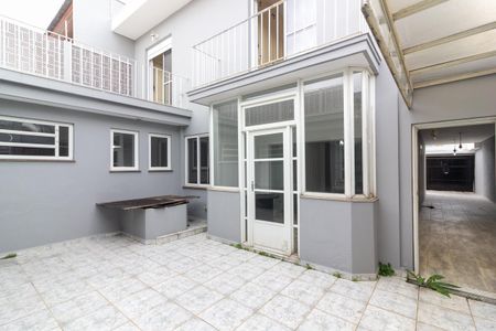 Casa à venda com 242m², 4 quartos e 4 vagas Casa à venda com 242m², 4 quartos e 4 vagasÁrea Gourmet e Quintal