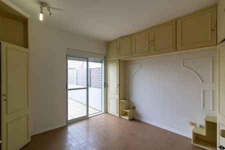 Casa à venda com 242m², 4 quartos e 4 vagas Casa à venda com 242m², 4 quartos e 4 vagasSuíte 2