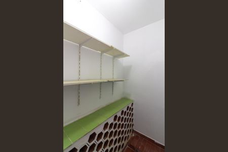 Casa à venda com 242m², 4 quartos e 4 vagas Casa à venda com 242m², 4 quartos e 4 vagasCozinha Despensa