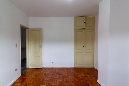 Casa à venda com 242m², 4 quartos e 4 vagas Casa à venda com 242m², 4 quartos e 4 vagasQuarto 1