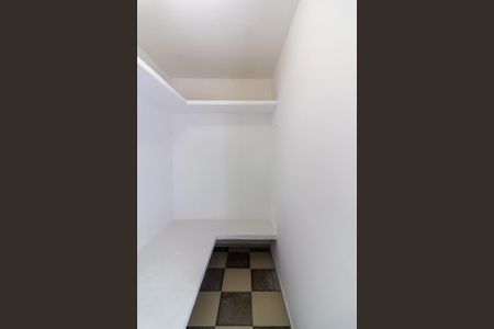 Casa à venda com 242m², 4 quartos e 4 vagas Casa à venda com 242m², 4 quartos e 4 vagasQuarto de Serviço 1