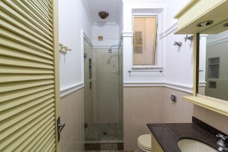 Casa à venda com 242m², 4 quartos e 4 vagas Casa à venda com 242m², 4 quartos e 4 vagasBanheiro Suíte 2