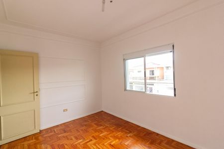 Casa à venda com 242m², 4 quartos e 4 vagas Casa à venda com 242m², 4 quartos e 4 vagasQuarto 2