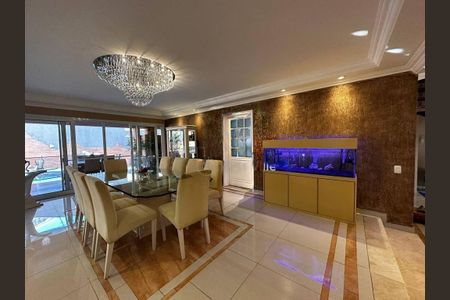 Casa à venda com 4 quartos, 650m² em Alphaville, Santana de Parnaíba